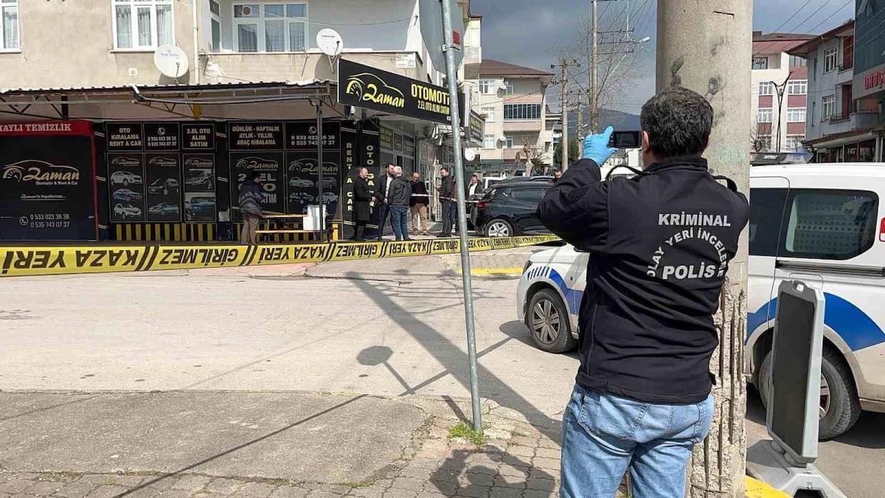 Körfez'de Dehşet Anları! Oto Galeriye Kurşun Yağdı, Mermi Çocuk Odasına İsabet Etti!
