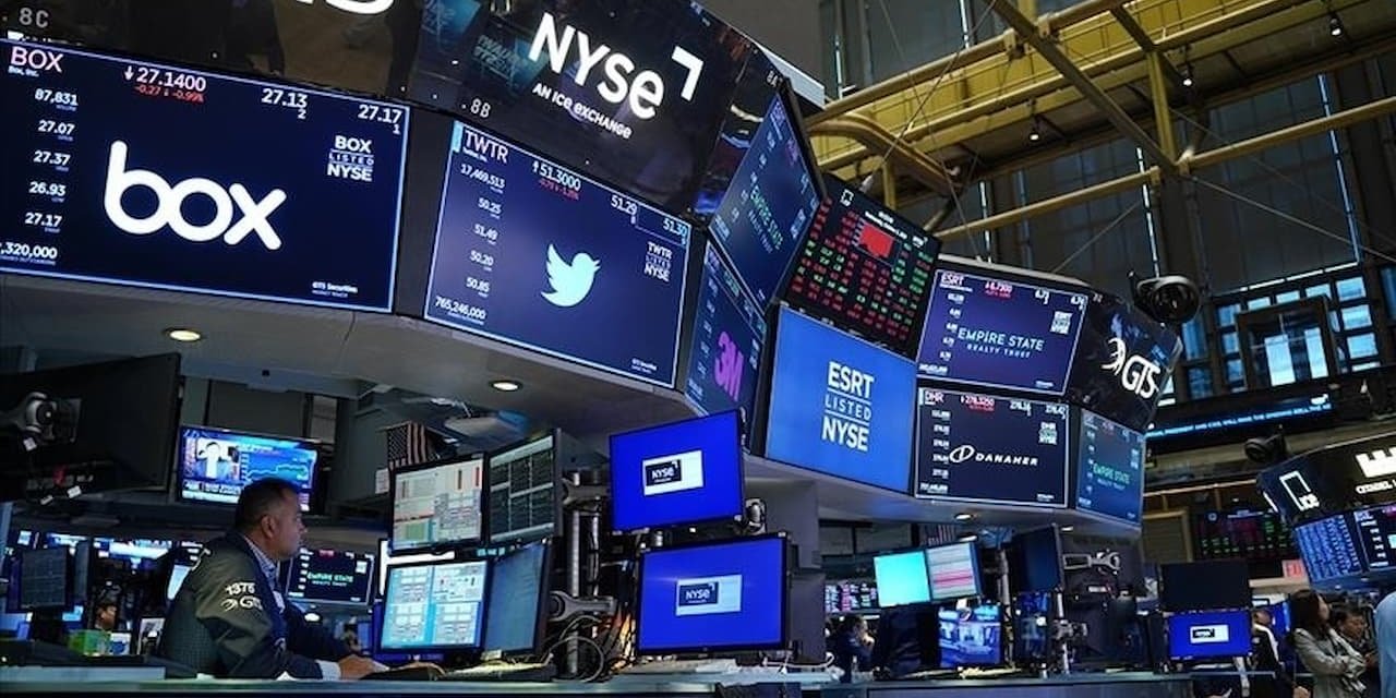 ABD Borsaları Rekorları Alt Üst Ediyor: Teknoloji Hisseleri ve Powell'ın Etkisi