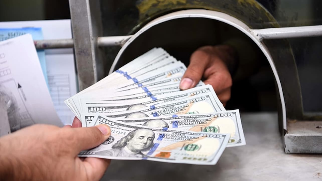 Türkiye'de Yabancı Para Mevduatları Rekor Seviyeye Ulaşırken, Merkez Bankası Rezervlerinde Düşüş Sürüyor