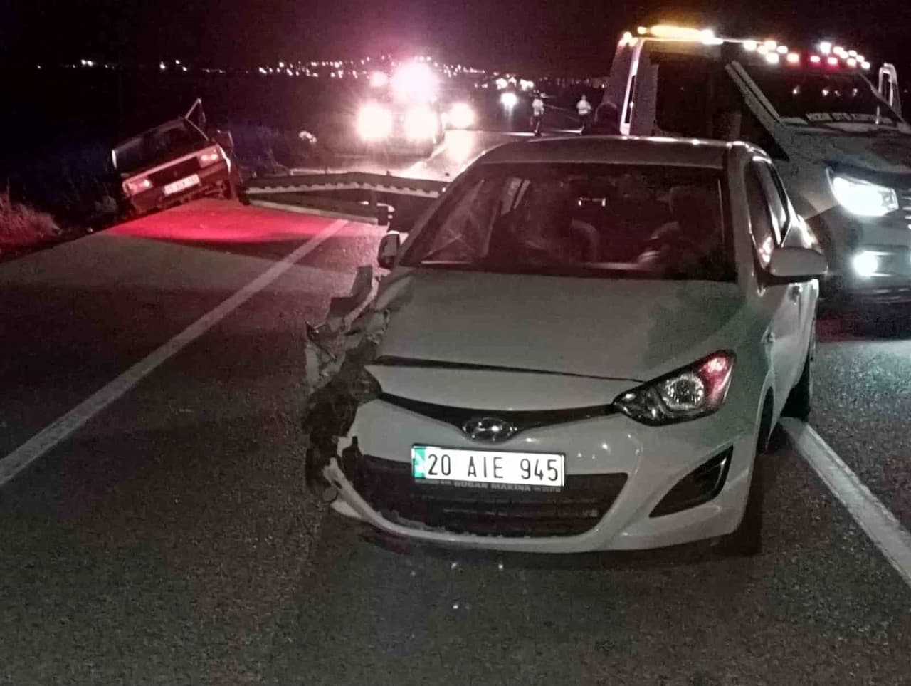 Burdur Karamanlı'da Zincirleme Kaza: 3 Yaralı