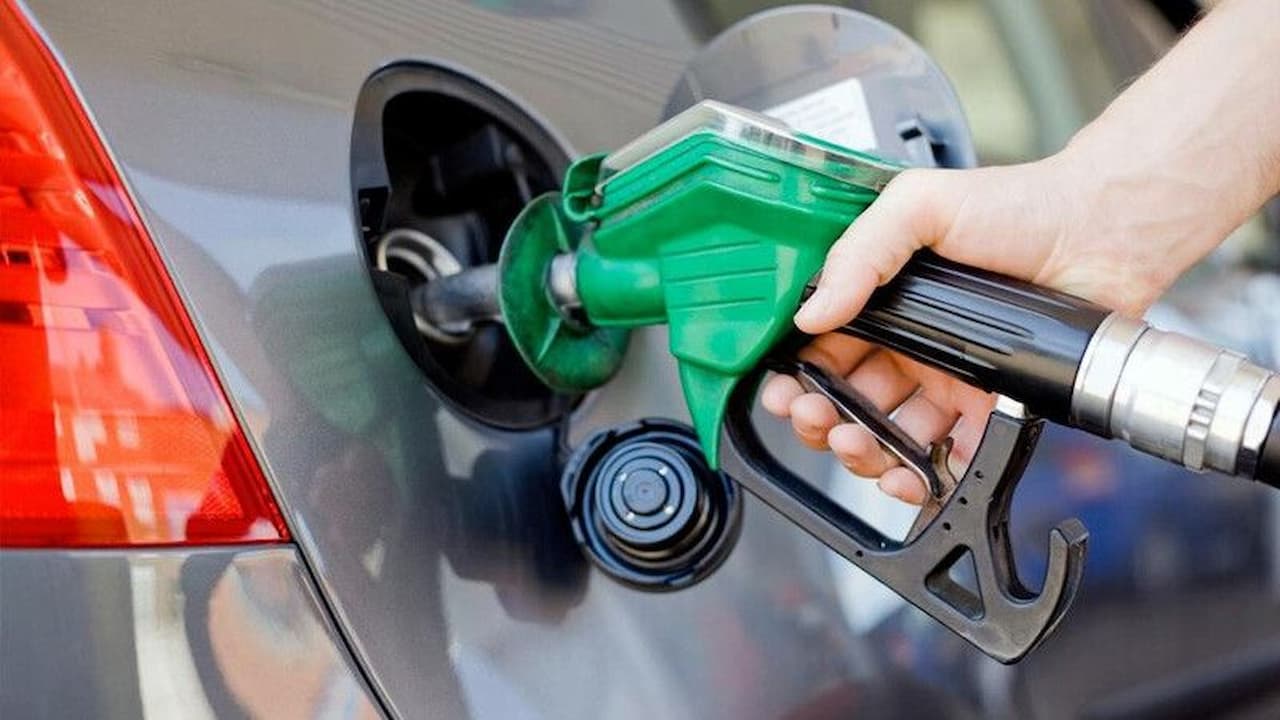 Akaryakıt Fiyatlarındaki Son Değişiklikler: Brent Petrol ve Döviz Kuru Etkisi