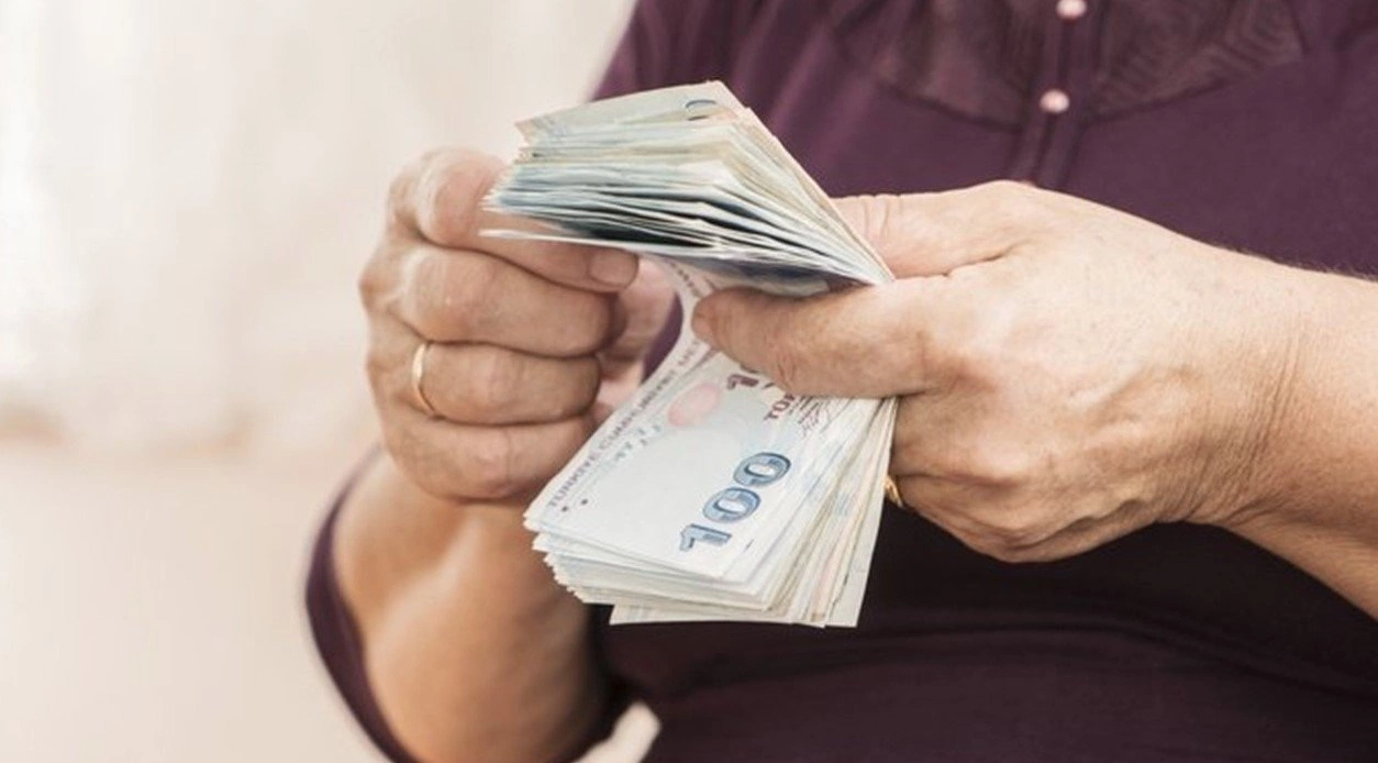 En düşük emekli maaşı 15 bin lira sürprizi geldi! Bugün duyurusu yapıldı