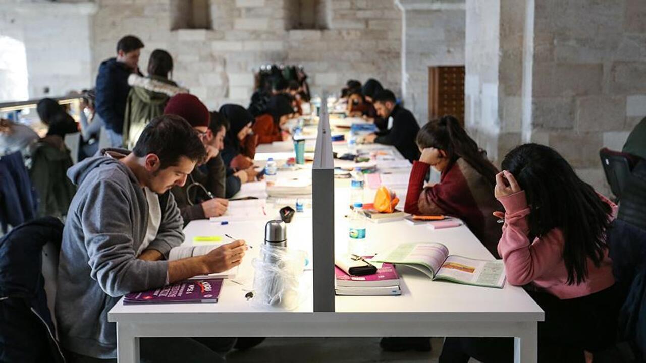 İkinci Öğretim Kararı Tercihleri ve Üniversiteleri Nasıl Etkileyecek?
