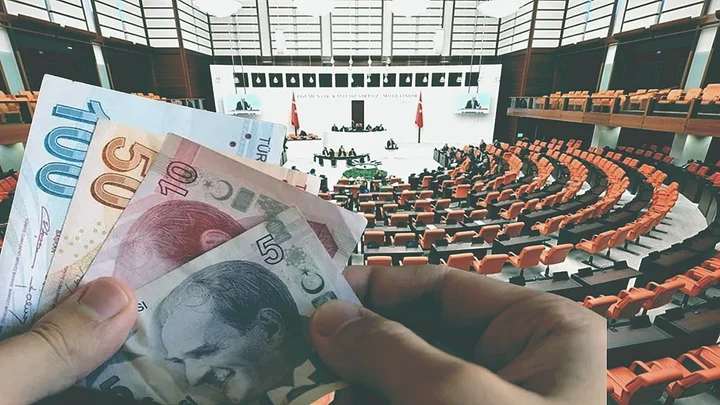 SGK'dan Tarihi Hak! 2.5 Yıl Primi Olanlar 3 Maaş Alabiliyor!