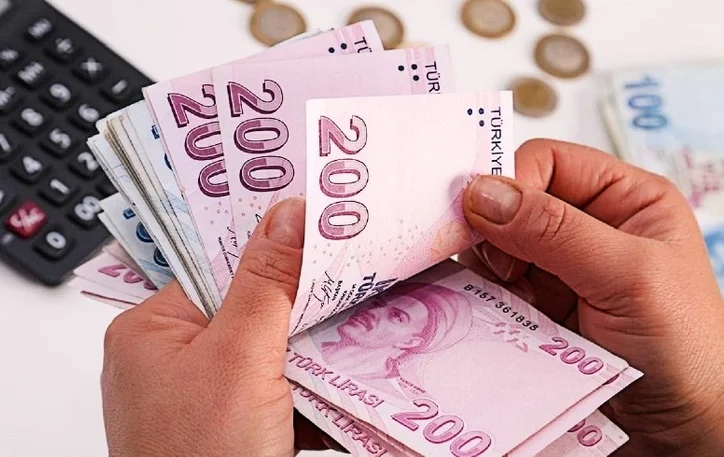 Türkiye'de Emeklilik Sistemi Değişiyor: 12 Yıl 320 Günle Emekli Olacaklar!