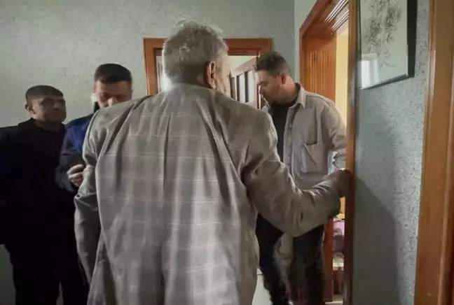 DUYANLAR KULAKLARINA İNANAMADI! "Çöp Ev" Dediler, Kapıyı Açınca Karşılarına ÇIKAN İSİM ŞOKE ETTİ!