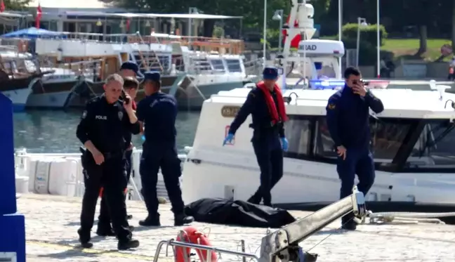 Kaleiçi’nde Sular Sessizdi, Gerçek Dehşeti Vatandaş Gördü: Deniz Yüzeyinde Erkek Cesedi!
