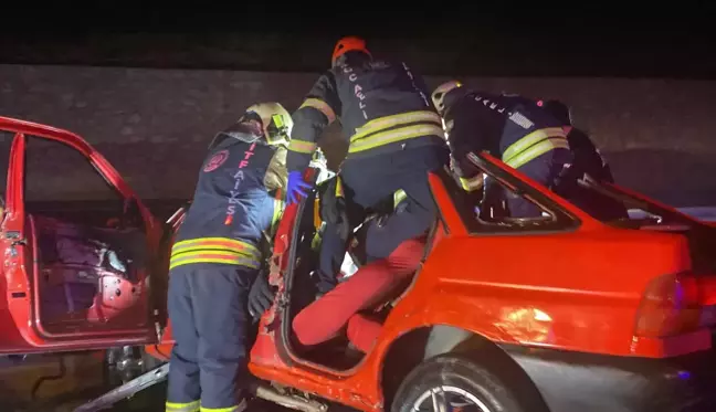 Geceyi Yırtan Felaket: Metal Yığınına Dönen Otomobilden 2 Cansız Beden Çıktı