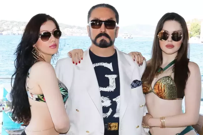 YIKILIŞIN FOTOĞRAFI! ADNAN OKTAR'IN 'TANINMAZ' HALE GELEN SON HALİ ORTAYA ÇIKTI! 'ESKİ HALİNDEN ESER YOK!