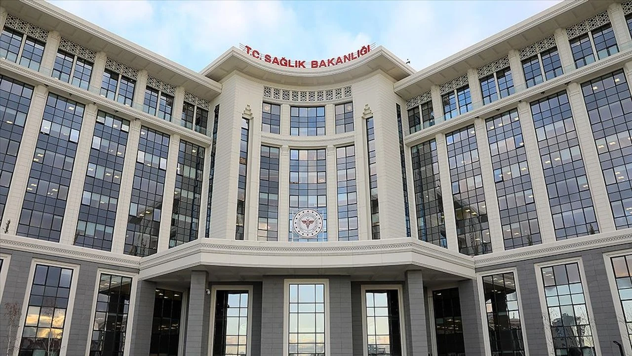 Sağlık Bakanlığı 2025'te Dev İstihdam Hamlesi: İlk Etapta 19 Bin İşçi Alımı İçin İlan Yayınlandı