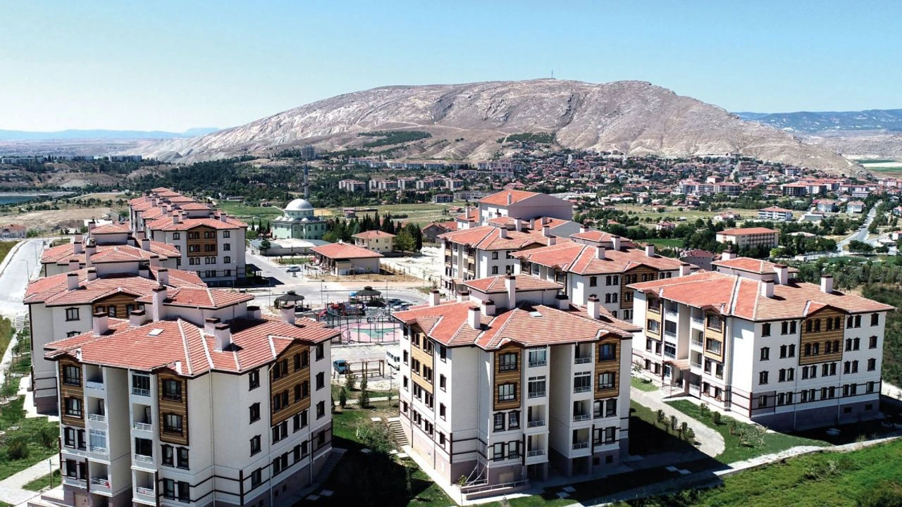 TOKİ 2025'te Türkiye'ye Yayılıyor! 43 İlde Arsa, 53 İlde Konut ve İşyeri Satışı Başladı!