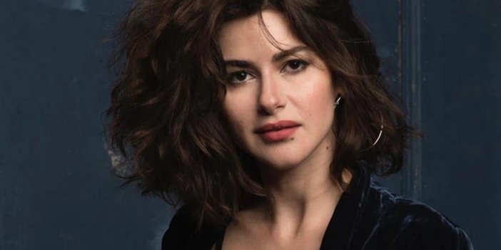 Nesrin Cavadzade'den Nefes kesen transparan poz
