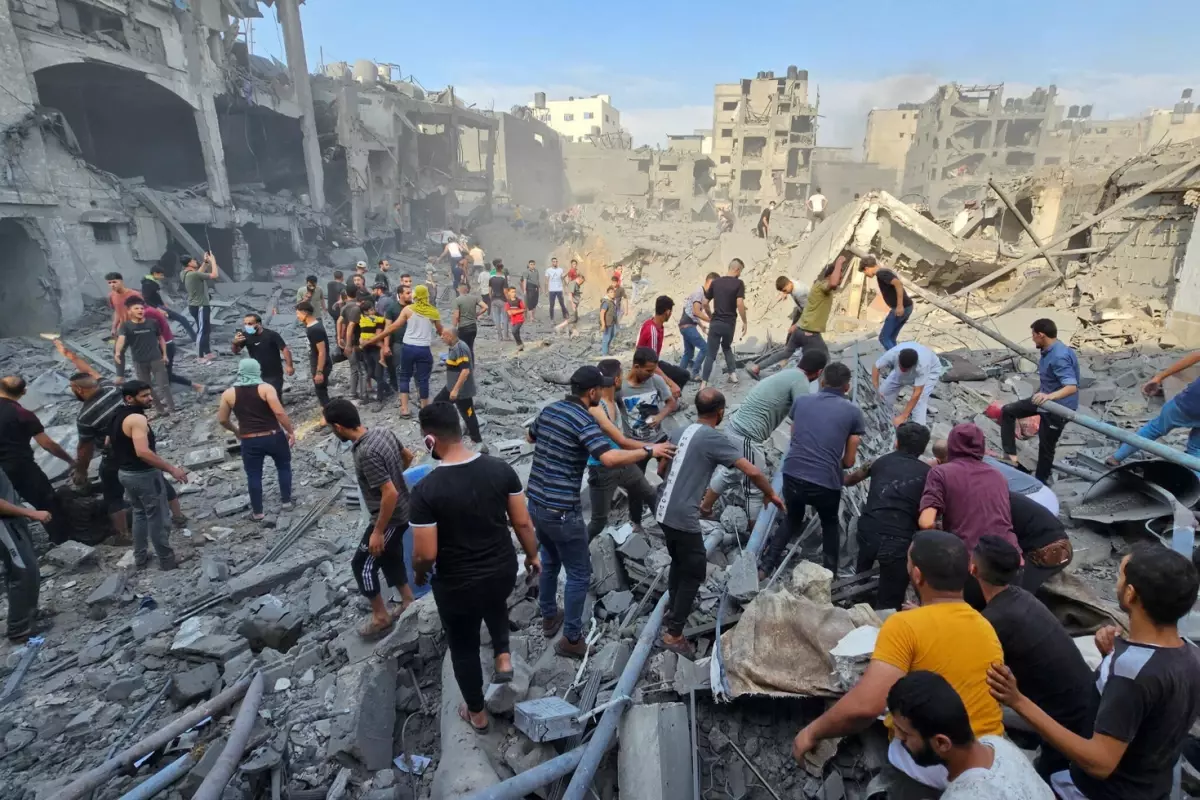İsrail'in Gazze'ye Gece Boyunca Düzenlediği Saldırılarda 100'den Fazla Kişi Hayatını Kaybetti
