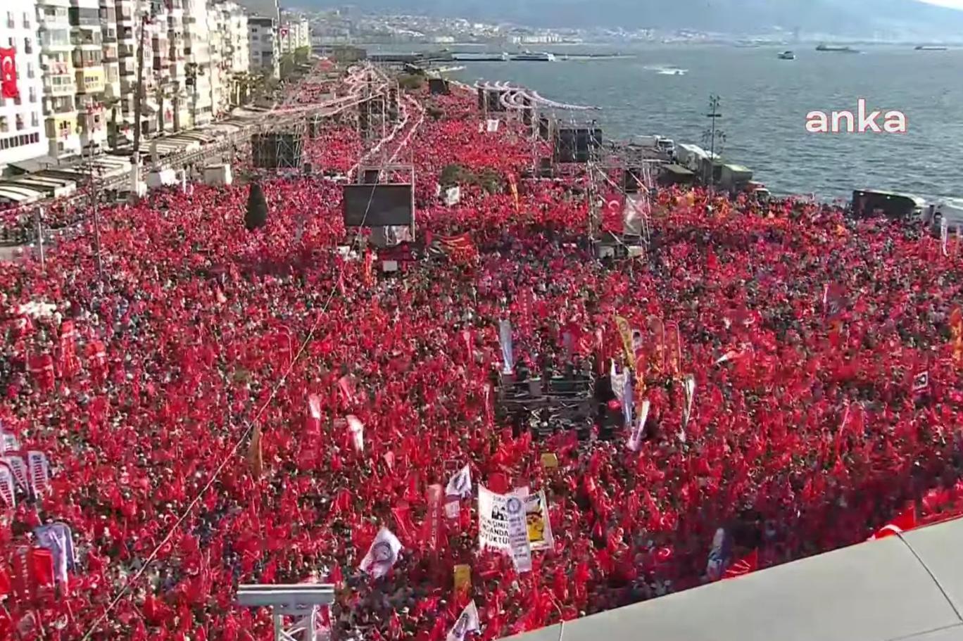 CHP'nin 19 Mayıs Mitingi İzmir'de Başladı