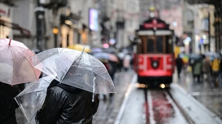 İstanbul'a 'Şok' Yağmur Uyarısı! AKOM Tarih Verdi, Sıcaklıklar Ani Düşecek!