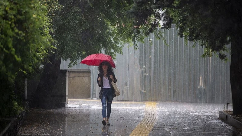 Meteoroloji&#039;den Kritik Sağanak Uyarısı: Tam 42 İl İçin Pazartesi Gününe Dikkat!