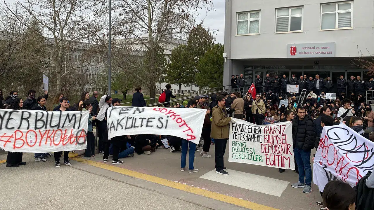 Hacettepe'de Öğrencilere Büyük Şok! Eyleme Katılmayanlar Bile Soruşturmada