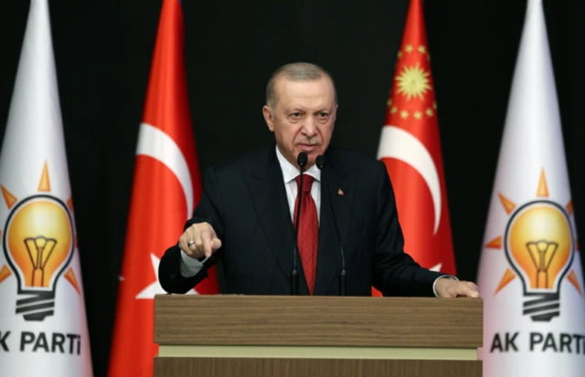 Erdoğan'ın Yeni Anayasa Adımı Sert Tartışma Yarattı!