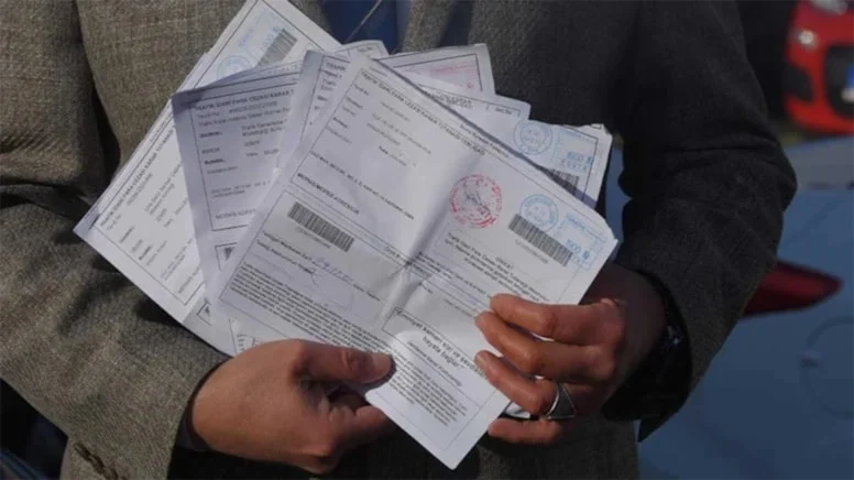 Sürücülerin İsyanı Sonuç Verdi! Bakanlık Hız Levhaları İçin Düğmeye Bastı
