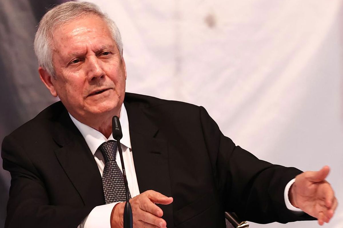 Aziz Yıldırım’ın Gizli Planı Ortaya Çıktı! Fenerbahçe’ye Eski Şampiyon Hoca mı Geliyor?