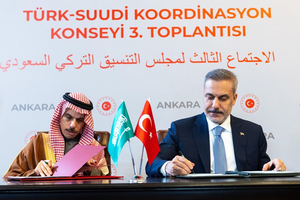 Türk-Suudi Hattında Yeni Sayfa! Vize Muafiyeti Anlaşması Resmen İmzalandı