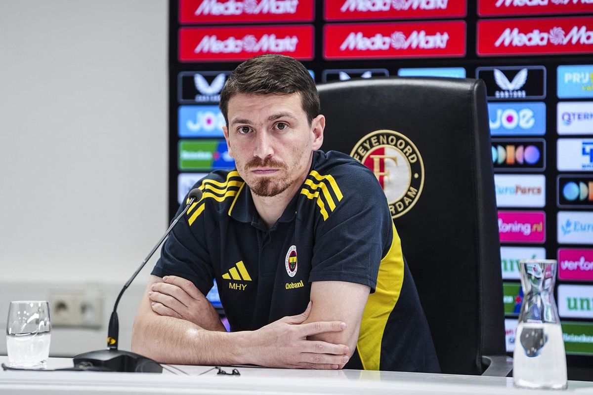 Mert Hakan Yandaş Fenerbahçe’den Ayrılıyor mu? Sözleşme Durumu Ne?