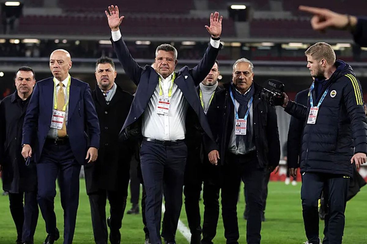 Sadettin Saran Rekora Koşuyor! Fenerbahçe’de Tarihi Sezonun Eşiğinde