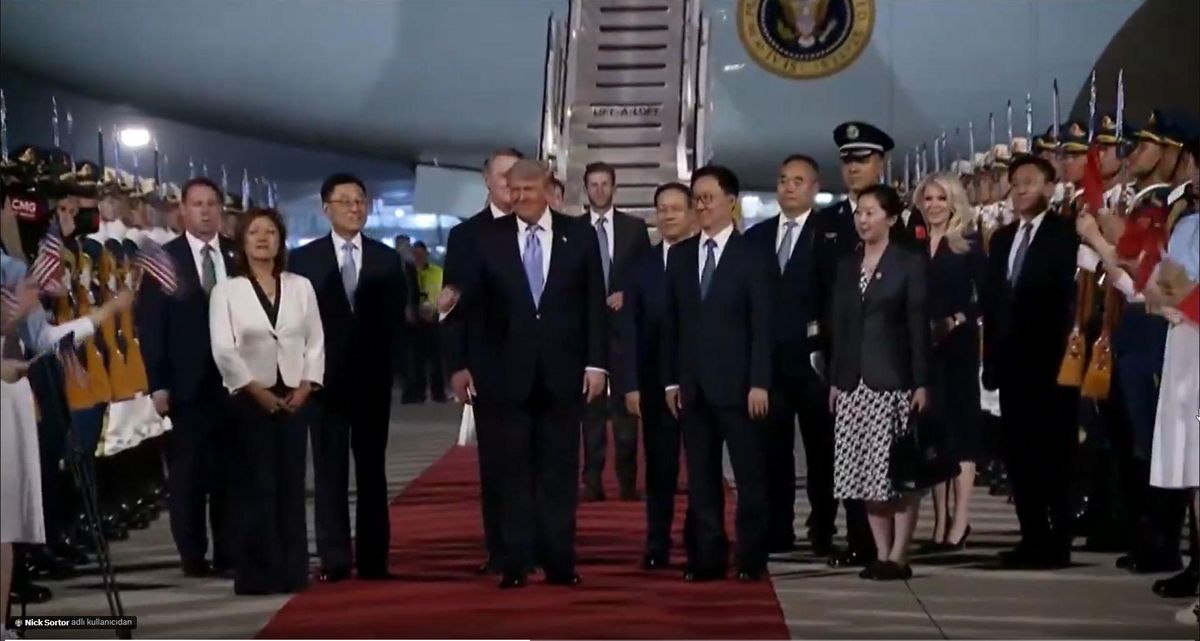 Dünya Bu Fotoğrafa Kilitlendi! Trump 8,5 Yıl Sonra Pekin’de