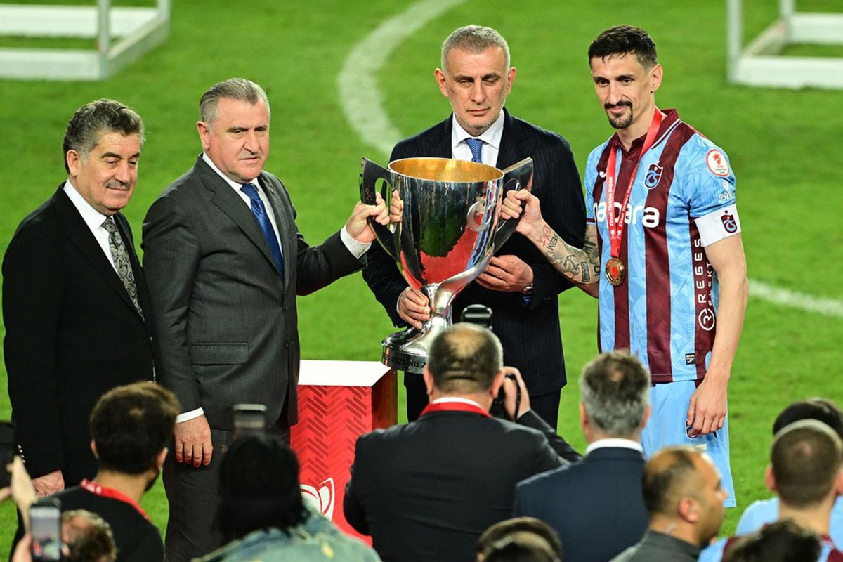 Hacıosmanoğlu Krizi! Galatasaray’ın Gecesinde Yok, Trabzonspor’un Kupasında Var