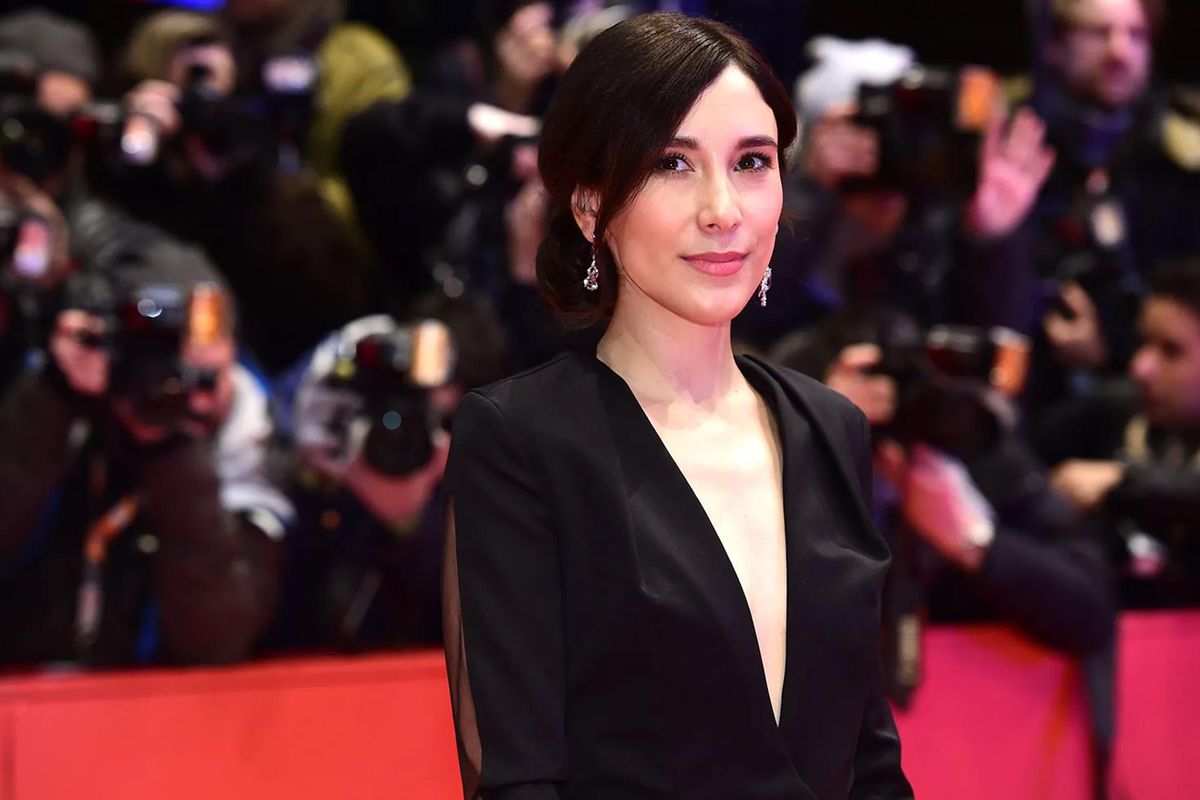 Herkesten Gizledi, Bir Paylaşımla Duyurdu! Sibel Kekilli Evlendi