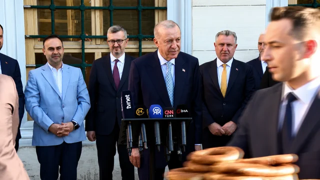 Bayram Sabahında Samimi Diyalog: Cumhurbaşkanı Erdoğan’ın Simit Sohbeti Gülümsetti