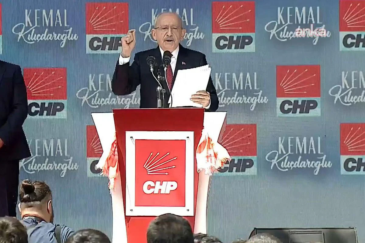 Kılıçdaroğlu’ndan CHP Genel Merkezi Önünde Çarpıcı Özür: “FETÖ Ajanlarını Fark Edemedim, Beni Affedin”