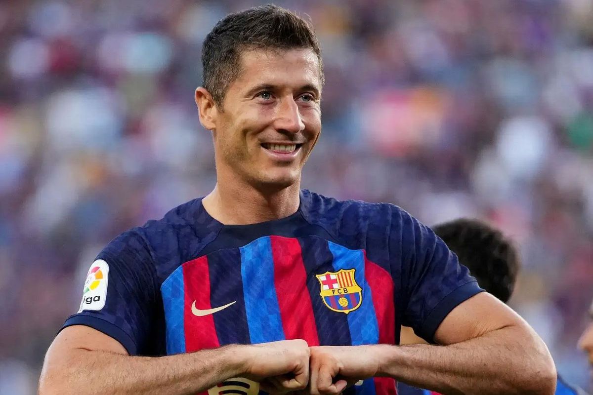 Fenerbahçe Başkan Adayı Hakan Safi'den Transfer Atağı: Merih Demiral ve Robert Lewandowski İddiası