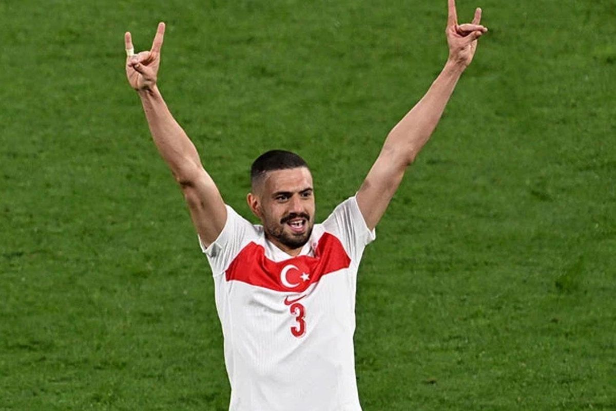 Merih Demiral Fenerbahçe’ye Dönmek İçin 5 Milyon Eurodan Vazgeçti! Hakan Safi İle Anlaşma Sağlandı Mı?