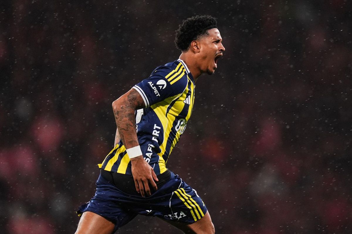 Jayden Oosterwolde İçin İtalya Alarmı! Fenerbahçe'nin Kapısını İki Dev Kulüp Çalıyor