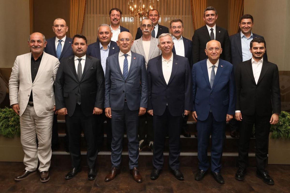 CHP'de Belediye Başkanları AK Parti'ye Geçecek İddiası! Ankara Kulislerini Karıştıran Gelişmeye İlk Yanıt Geldi