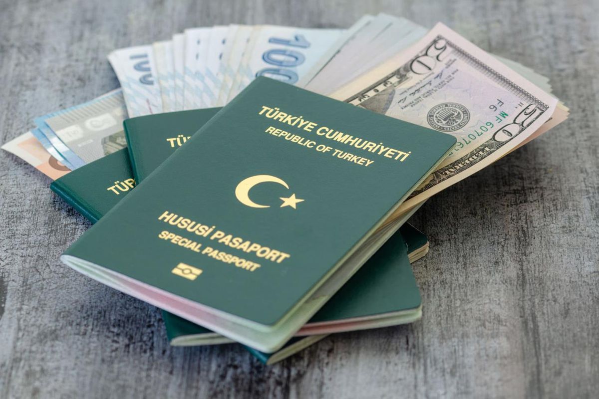 Yeşil Pasaportla Vizesiz Seyahat Bitiyor Mu? İletişim Başkanlığı'ndan Açıklama Geldi