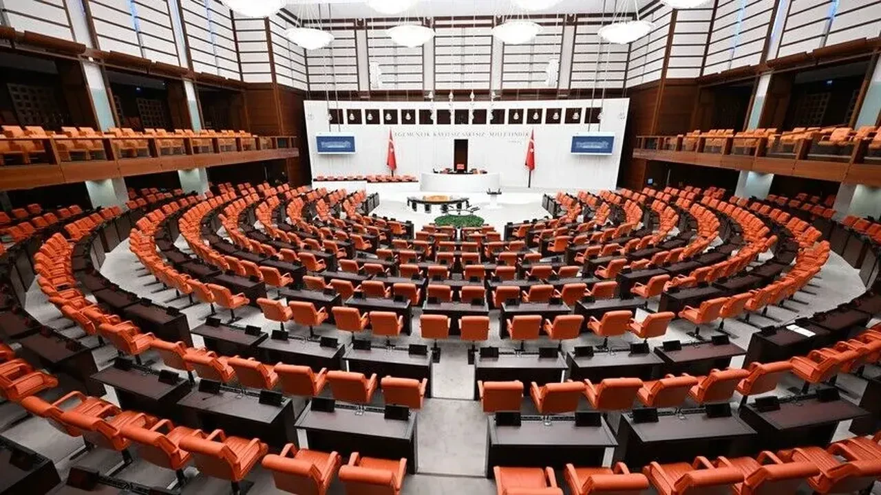 Öğrenci Affında Son Dakika! Üniversiteye Dönüş Yolunu Açacak Teklif Meclis'e Geliyor