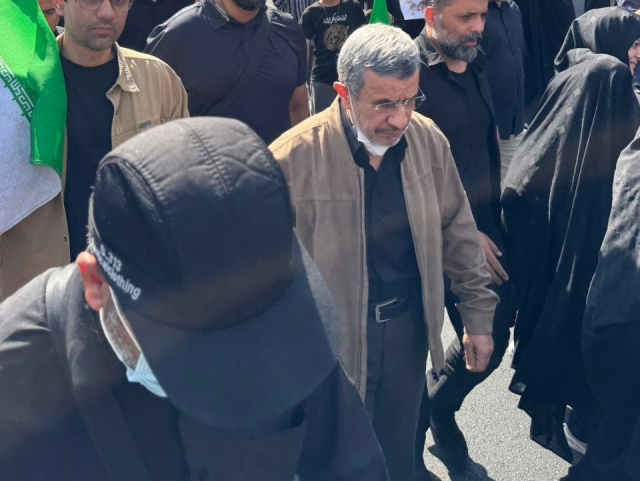 Öldüğü İddia Edilen Ahmedinejad Aylar Sonra Ortaya Çıktı! Cenaze Töreninde Görüntülendi