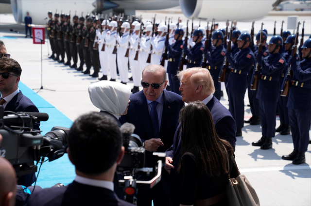 Ankara’daki Karşılamada Dikkat Çeken Diyalog! Trump Uçağını İşaret Edip Anlattı