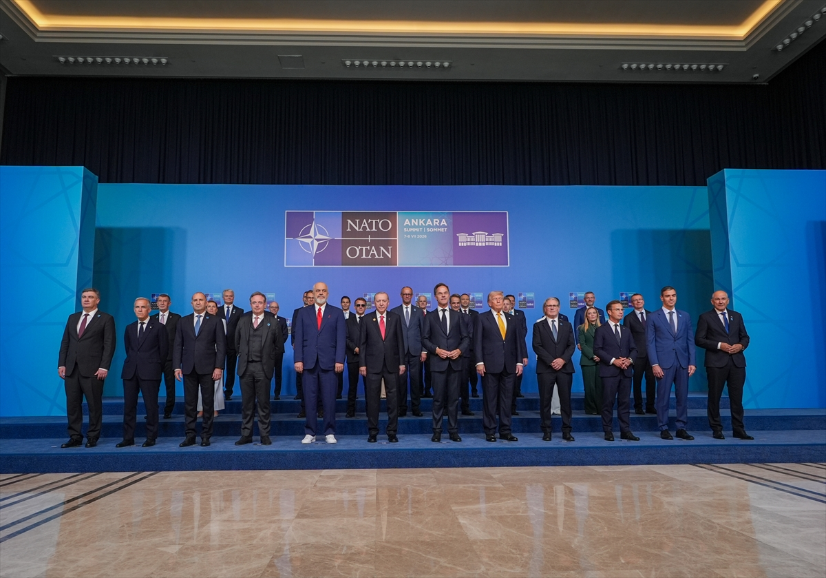 NATO Zirvesi'nde Liderler Aynı Karede! Ankara'dan Birlik Mesajı