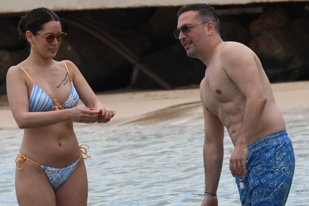 Oğuzhan Koç ve Hazal Subaşı Tatilde Görüntülendi: Çiftin Romantik Anları Dikkat Çekti