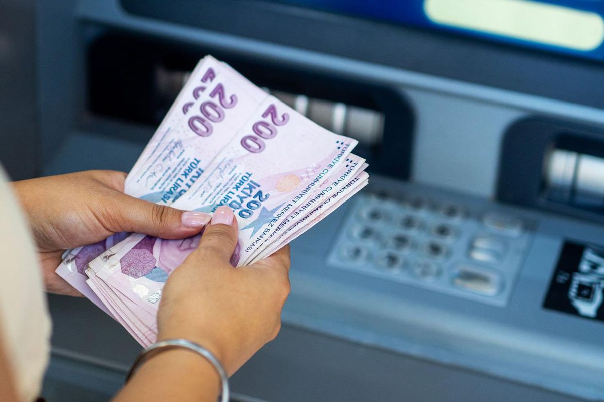 ATM'lerde "Sadece 200 TL" Dönemi! Bankalar 100 Liralık Banknotları da Cihazlardan Kaldırıyor!