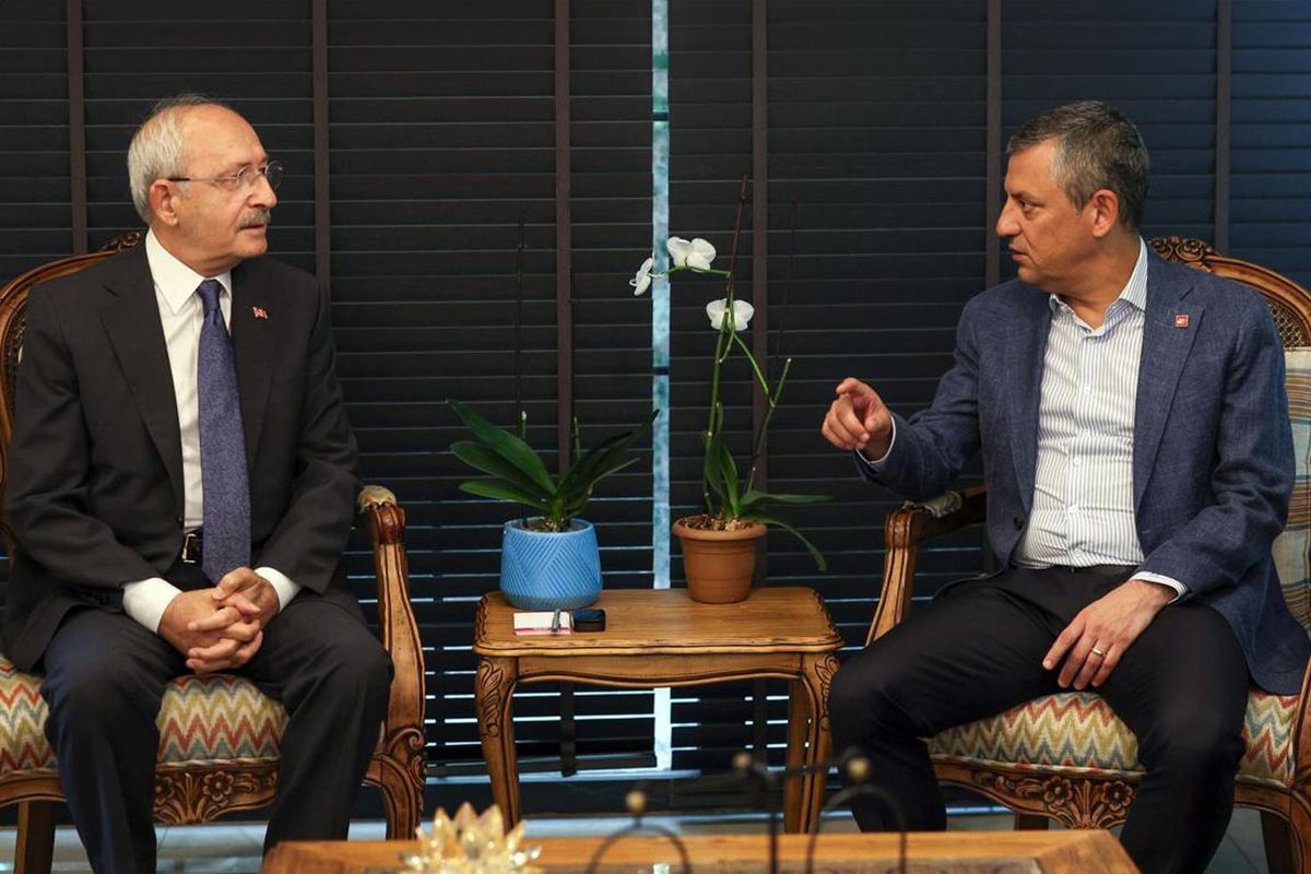 CHP’de Fezleke Savaşı: Eski Yönetim Özgür Özel’in Dokunulmazlığı İçin "Kaldırılsın" Diyecek!