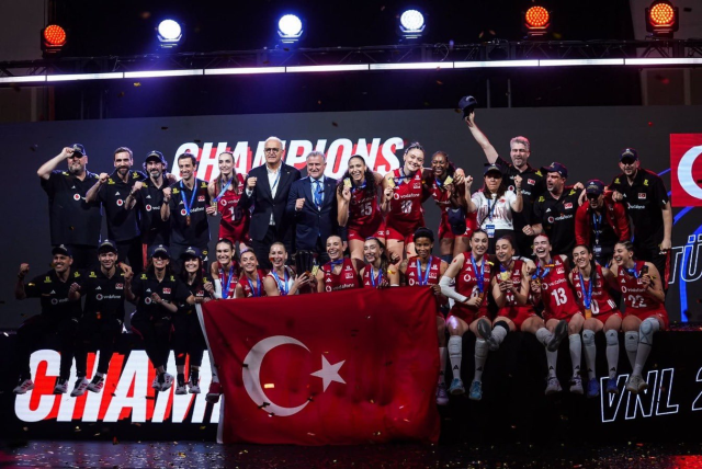Şampiyonluk Öncesi Skandal Deşifre Oldu: Seremonide Brezilya Provası Yapan FIVB Parkede Şoka Uğradı!