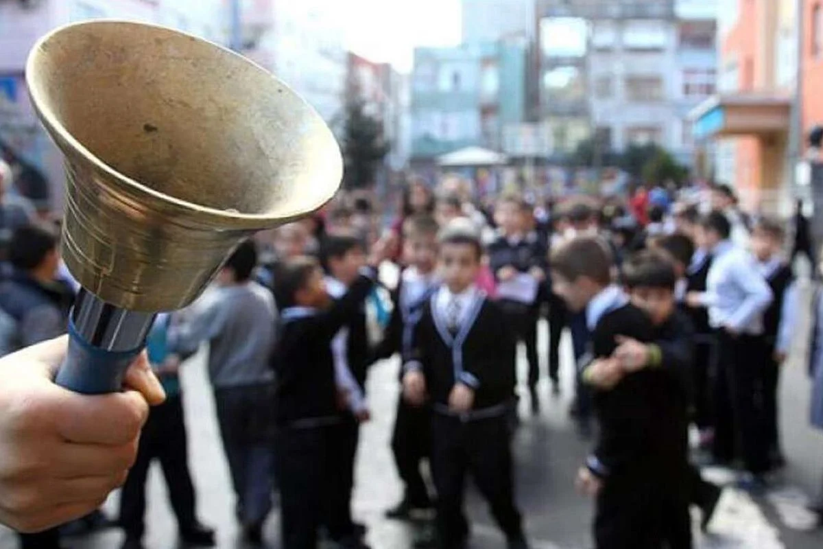 İstanbul Valiliği Düğmeye Bastı: 39 İlçedeki Okullara "Cuma Mescidi" Geliyor!