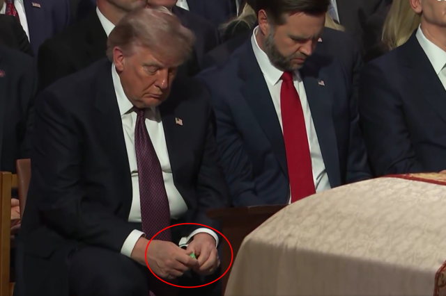 Senatör Lindsey Graham'ın Cenazesinde İlginç Anlar: Donald Trump'ın Şeker İkramı Sosyal Medyayı Salladı!