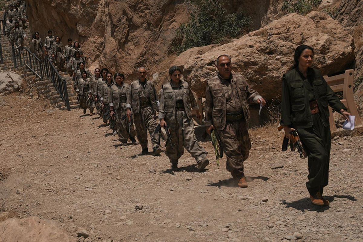 81 Stratejik Nokta Boşaltıldı: Teröristler Kandil'e Çekiliyor, Cephanelikler Tahliye Edildi!