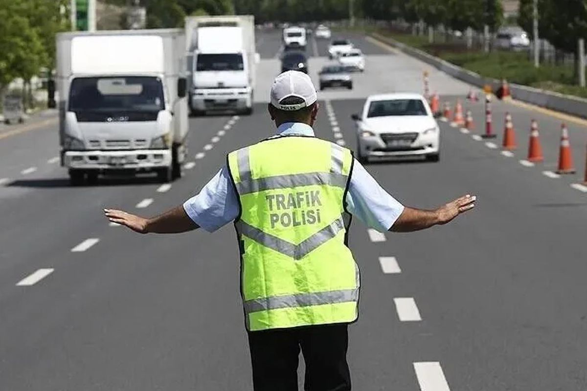 Sürücüler Dikkat: İstanbul'da Yenikapı Mesaisi Başladı, Yollar 14 Gün Kapalı!
