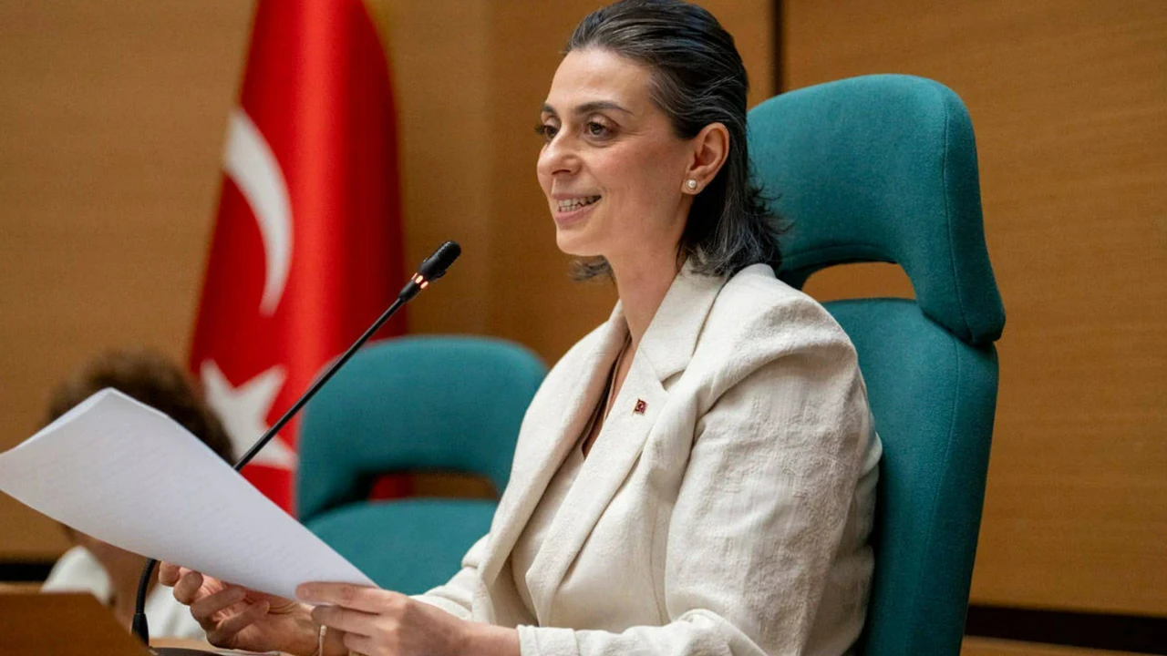 Üsküdar’da Flaş Gelişme: Tutuklanan Sinem Dedetaş Görevden Uzaklaştırıldı!